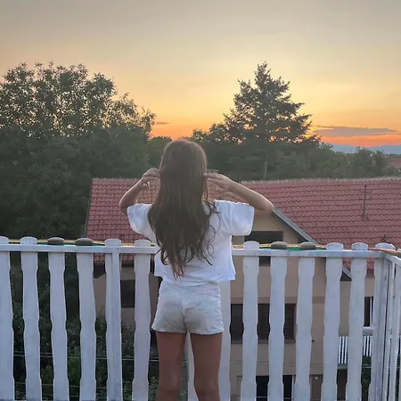 Lenka 索科矿泉村