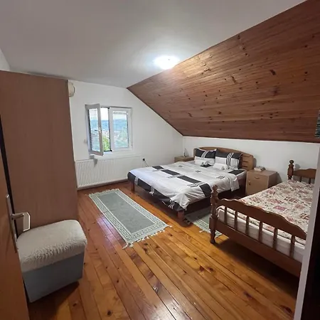 Lenka * 索科矿泉村